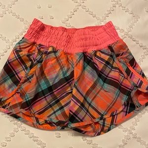 Lululemon tracker shorts size 6